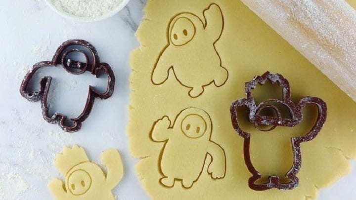 Make delicious cookies with these three Fall Guys poses
