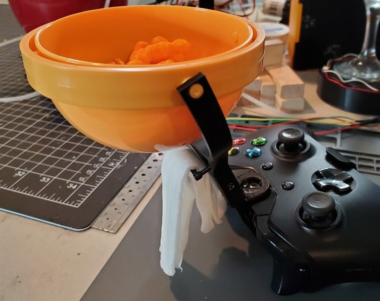 Eat while gaming without spilling your snacks everywhere