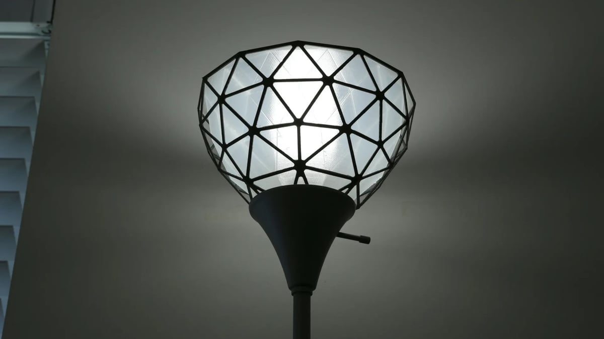 You'll need to print one of the pieces for this lampshade in a transparent or semi-clear filament