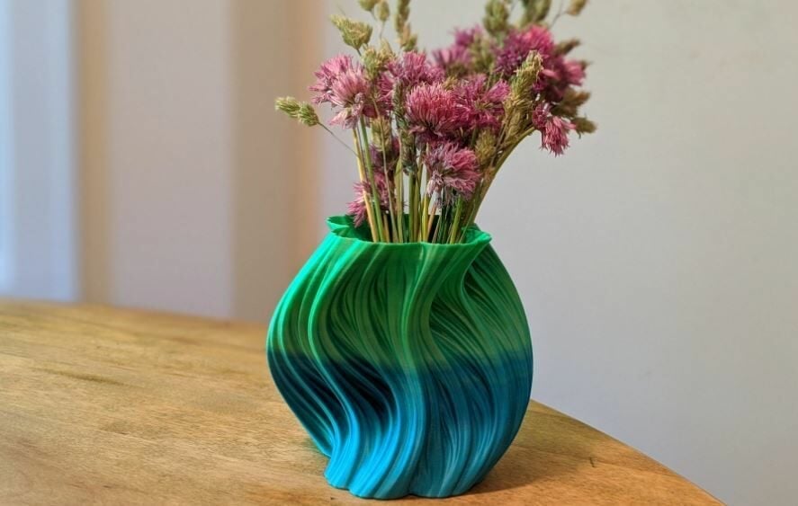 One maker used a 0.3-mm layer height to print this vase