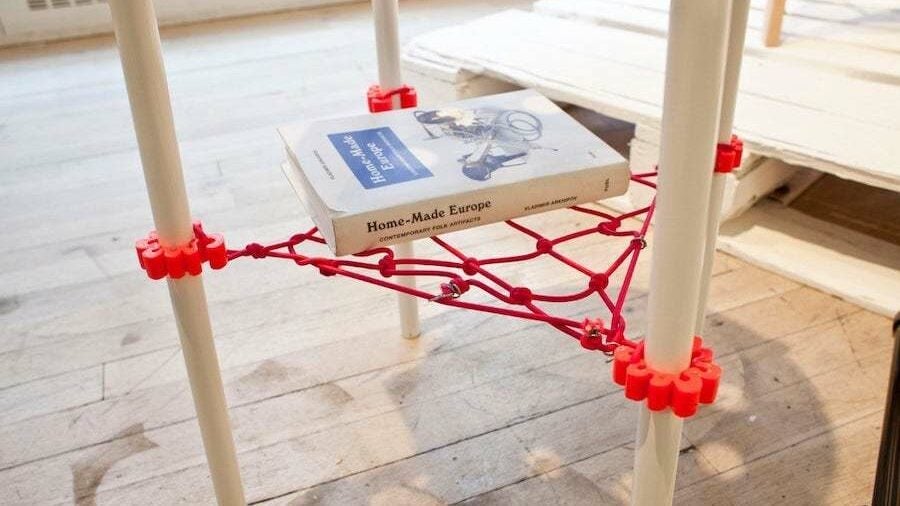 An ingenious cargo net to sling under a Marius stool