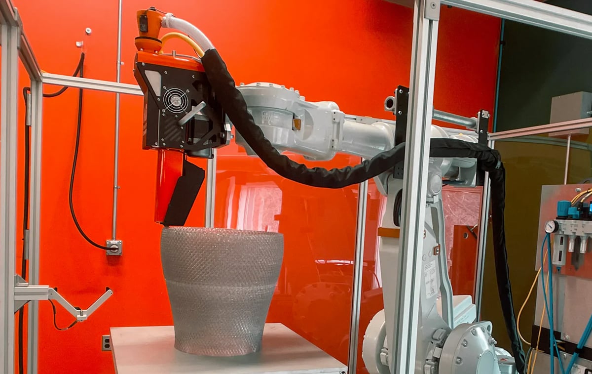 Image of Robotic Arm 3D Printing / Robotic Additive Manufacturing (RAM): Massive Dimension
