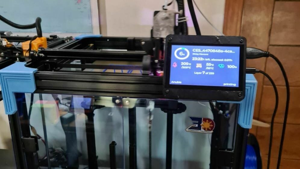 You can add upgrades such as a touch screen display or a camera to your OctoPrint hub