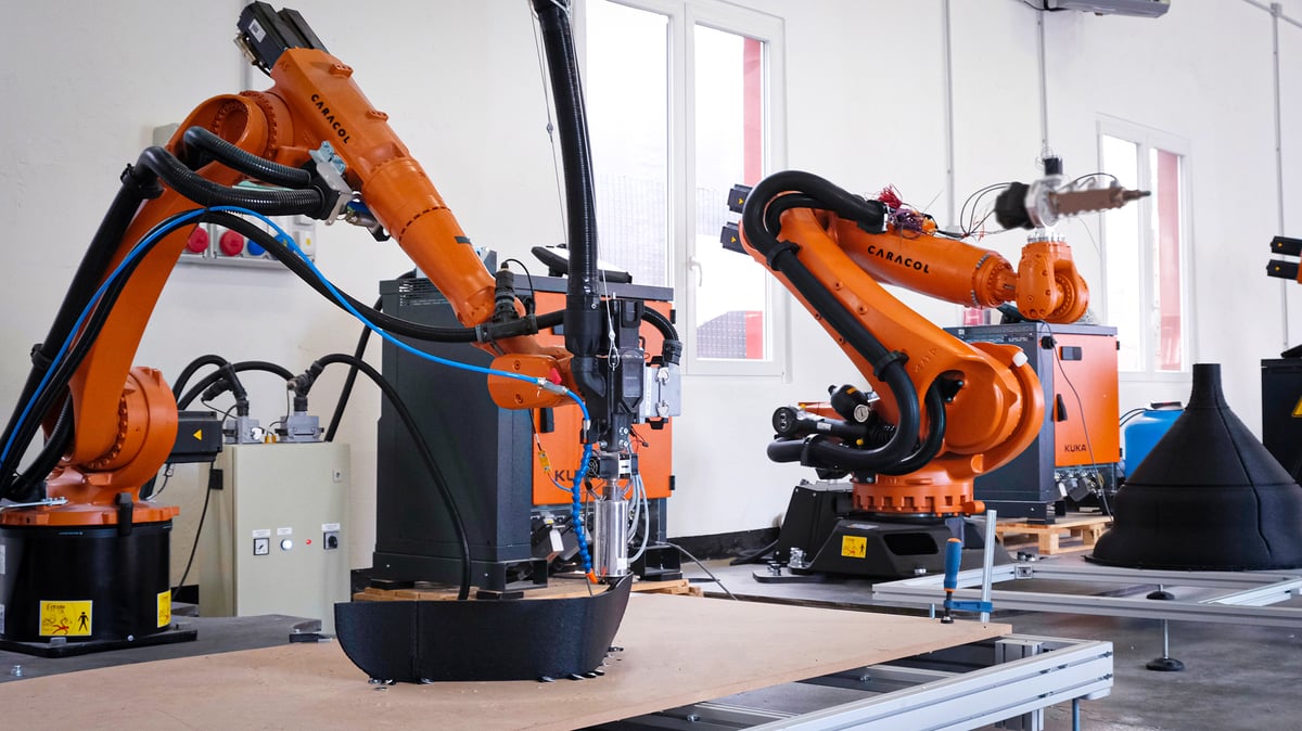 Image of Robotic Arm 3D Printing / Robotic Additive Manufacturing (RAM): Caracol