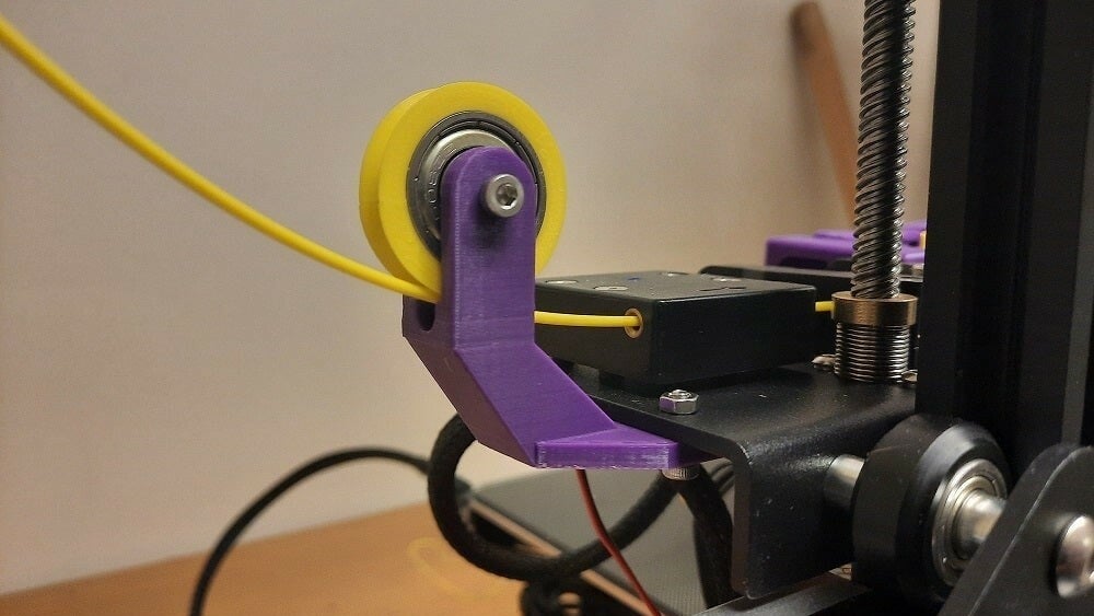A filament guide will smooth your filament's path to the extruder
