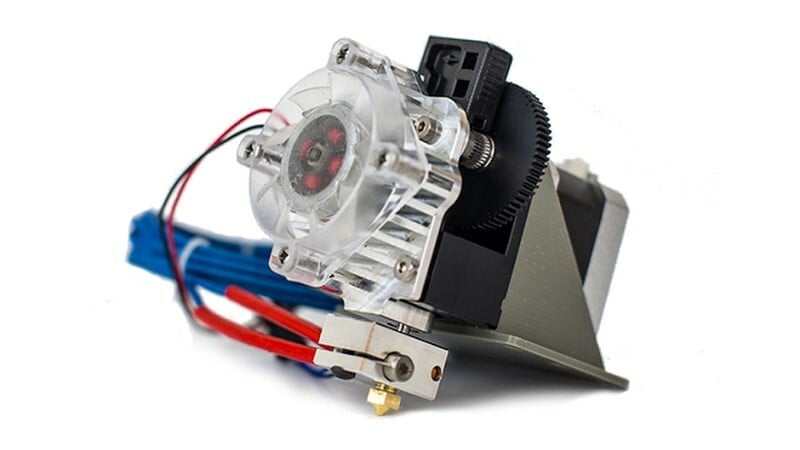The E3D Titan Aero combines an extruder and hot end