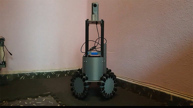 A robot capable of 360-degree vision