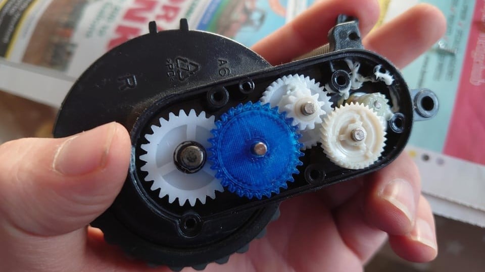 How to Design and 3D print basic spur gears, and how to attach them to  shafts (Gears part 1/7) 