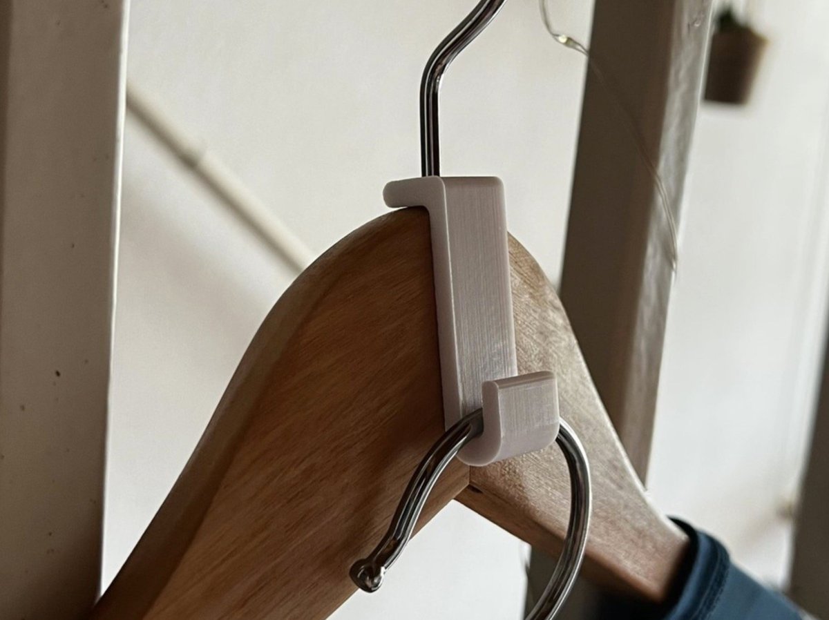 Image of Easy & Fun Things to 3D Print: Closet Hanger Extension