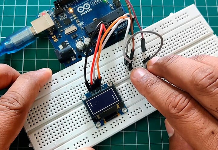 Playing Pong with an Arduino Uno and OLED display