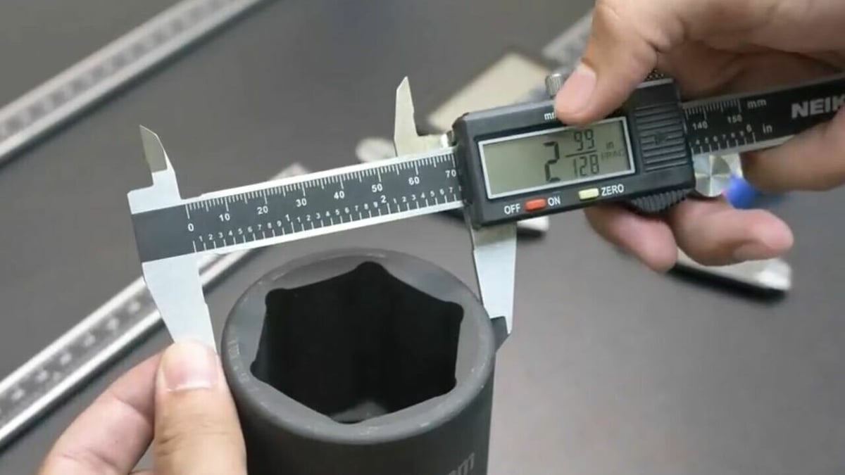 The Neiko 01407A can display measurements in fractions