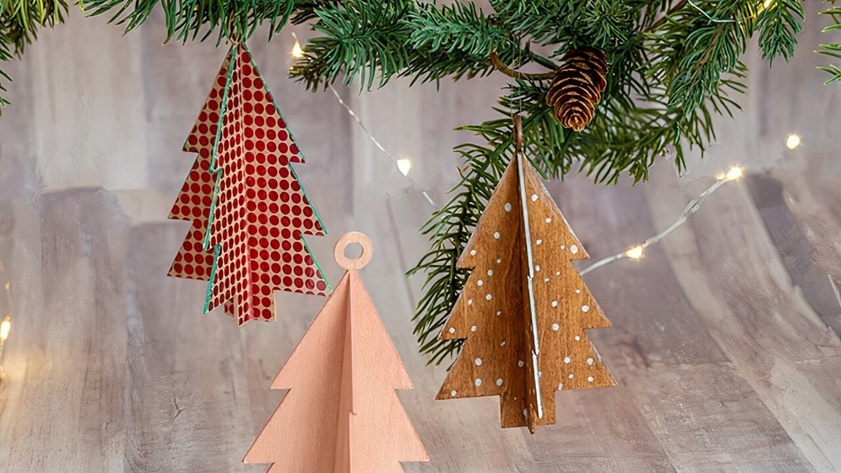 You can decorate the big Christmas tree with mini basswood Christmas trees