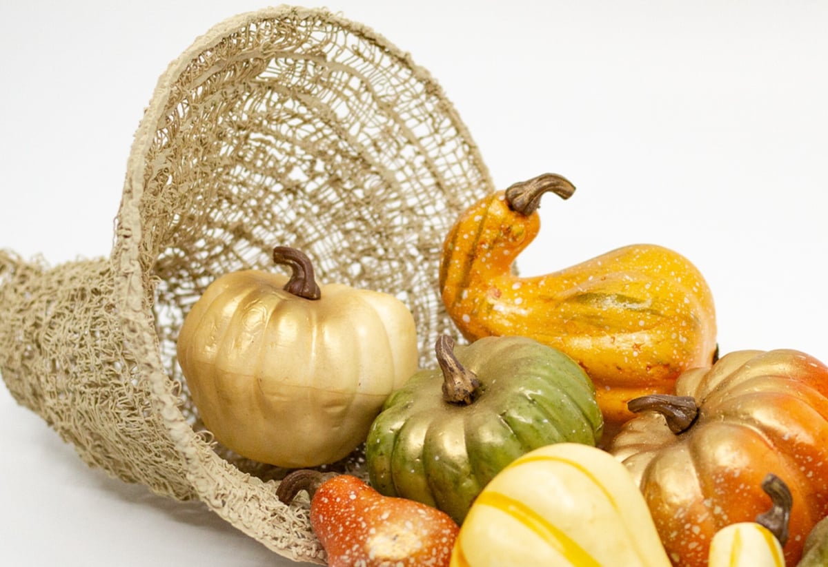 Dress up your dining room table with this decorative cornucopia