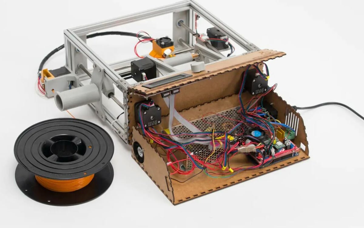 This printer uses a Arduino Mega mainboard with a RAMPS 1.4 shield