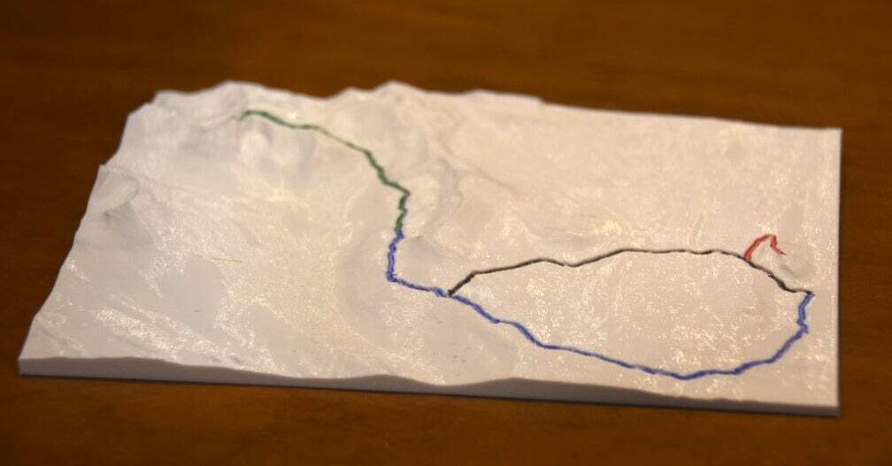 Superimposing the route of a trek on a 3D topographic map