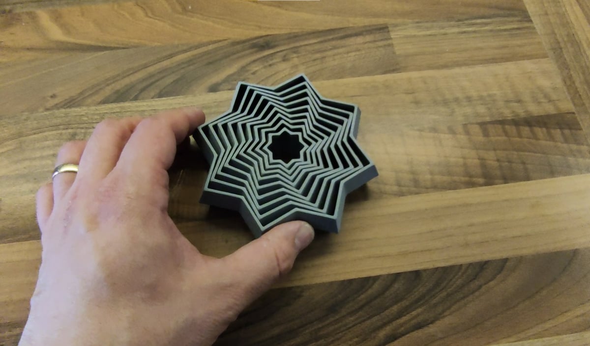 Easy to print with mesmerizing movement