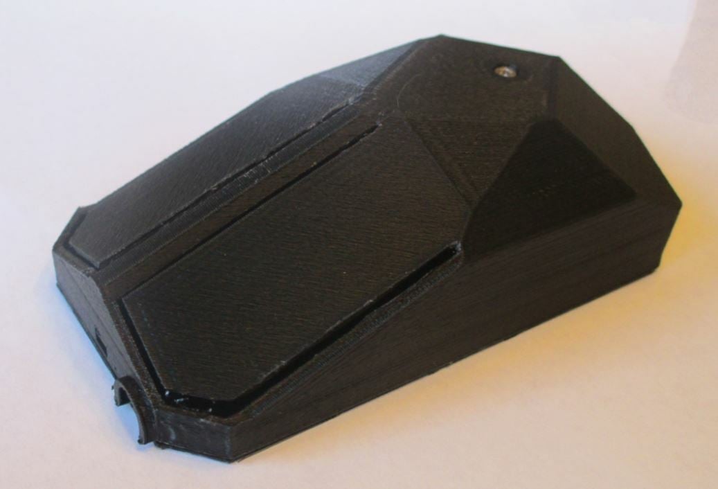 The casing for this mouse follows a low-poly construction