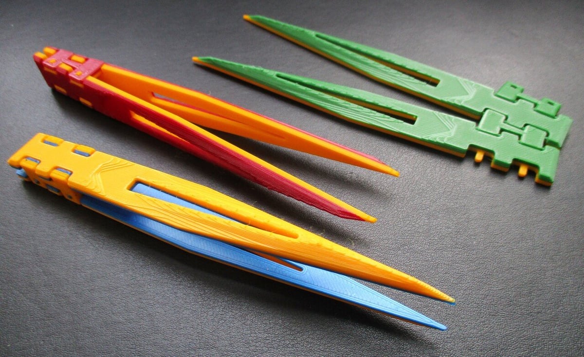 These print-in-place tweezers use integrated hinges