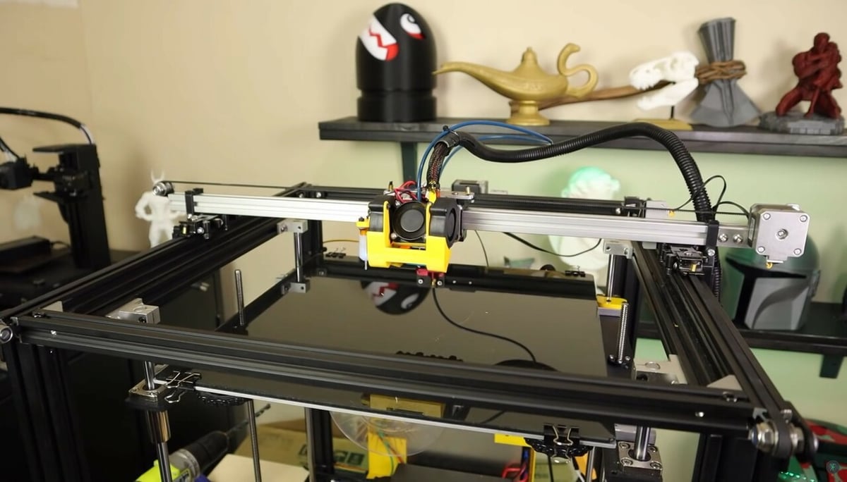 Linear rails enable faster print speeds and smoother printhead motion
