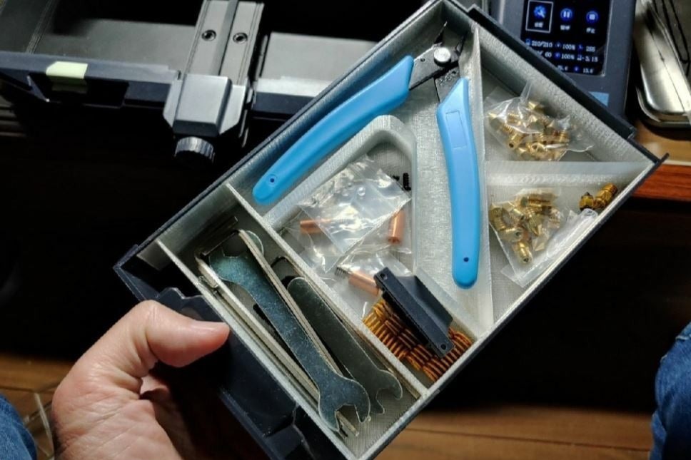 You can store many tools and spares for your Ender 3 S1 with this divider