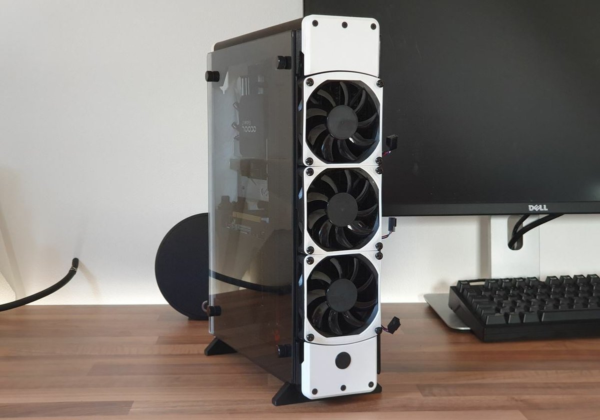 The Blackbird fits a water cooling radiator and multiple case fans