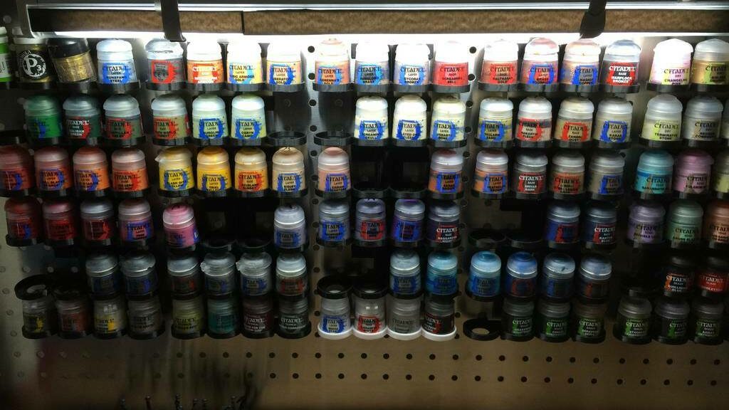 Paint pots waiting to be chosen