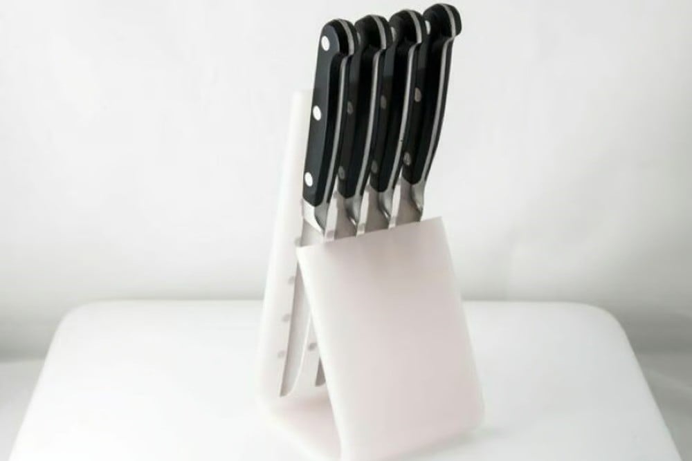 A nice frosty knife holder to upgrade your kitchen
