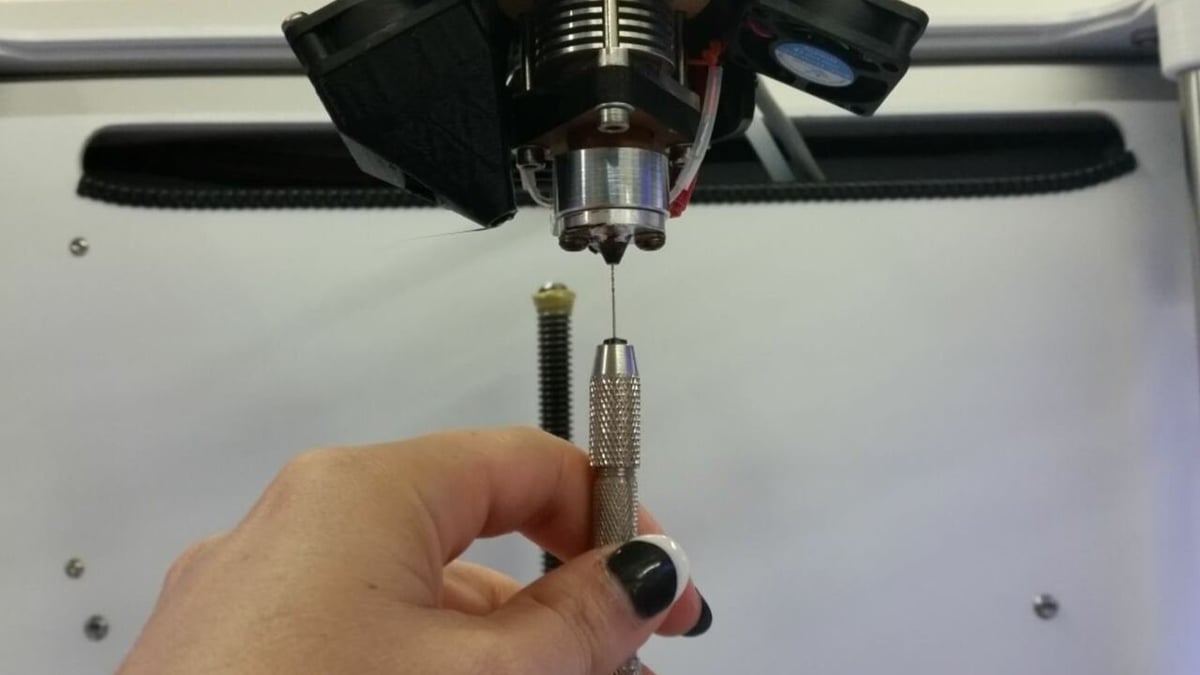 Needles are an easy-to-use nozzle cleaning tool