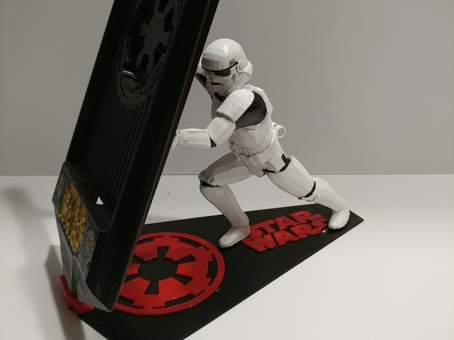 We need Stormtrooper backup... to hold a phone this time