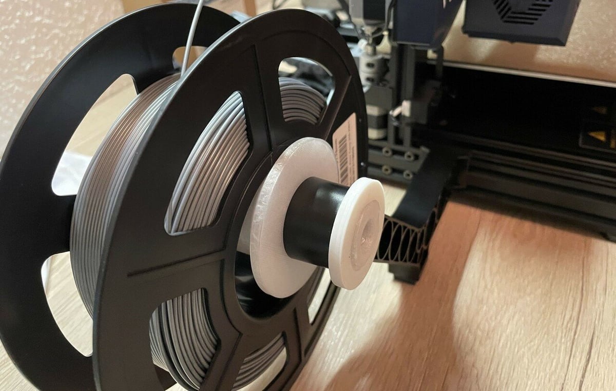 This spool holder is made of three 3D printed parts