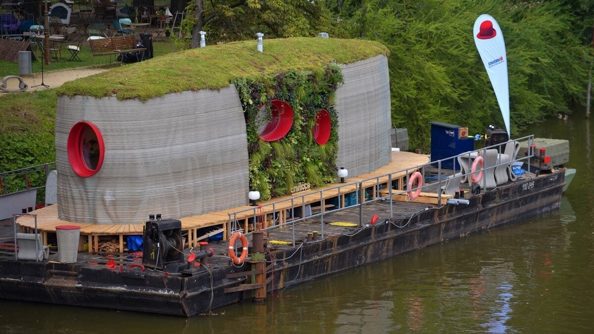 Prvok was displayed to the public floating on the Vltava river in Prague