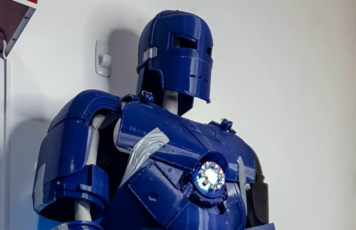 This 3D printed MK1 suit features the simplistic helmet design from Iron Man