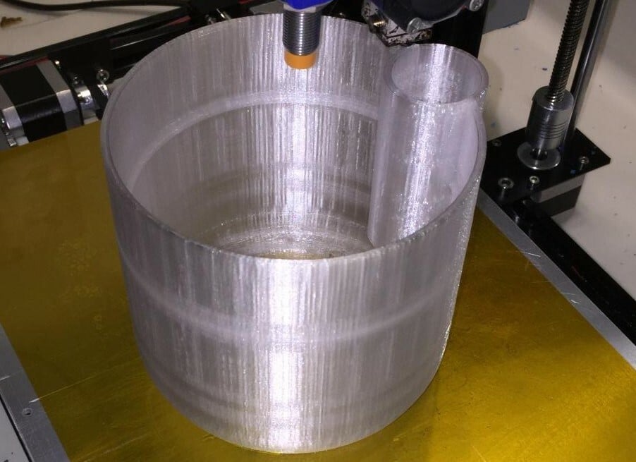 Users have noted that this filament does well when it comes to bed adhesion