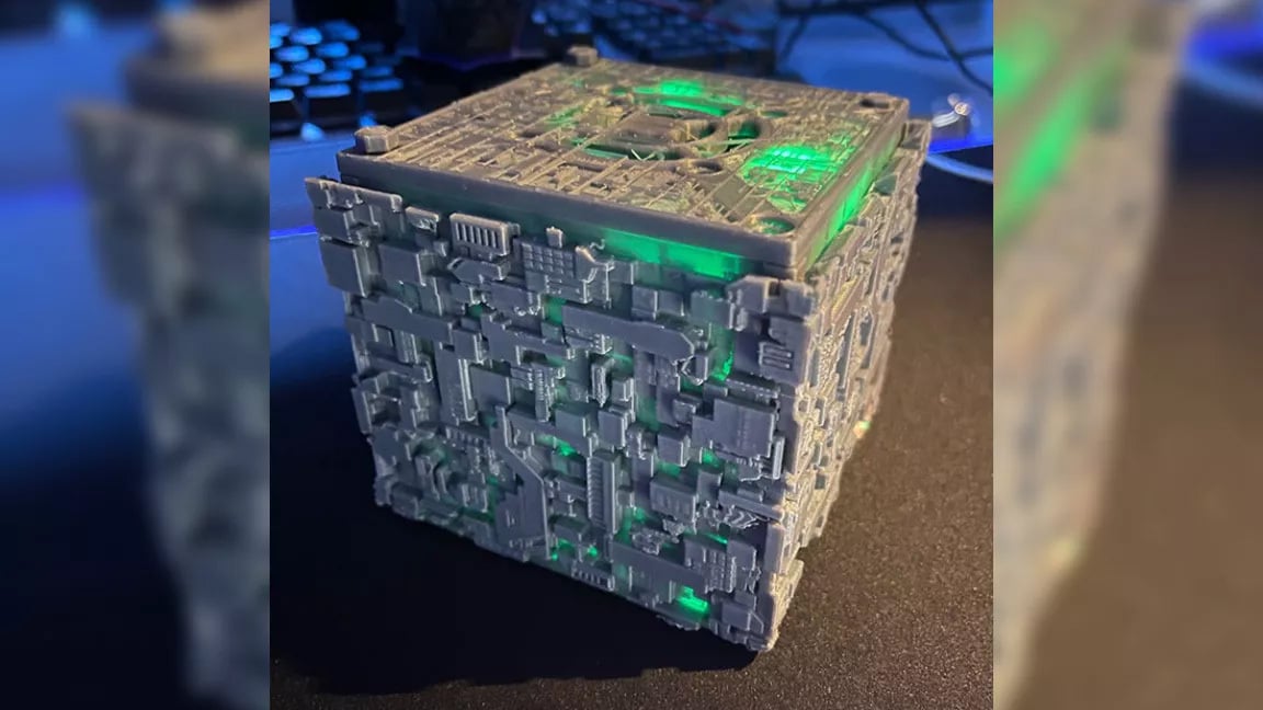 Archiving yourself to the network has never been easier with this Borg Ship Case