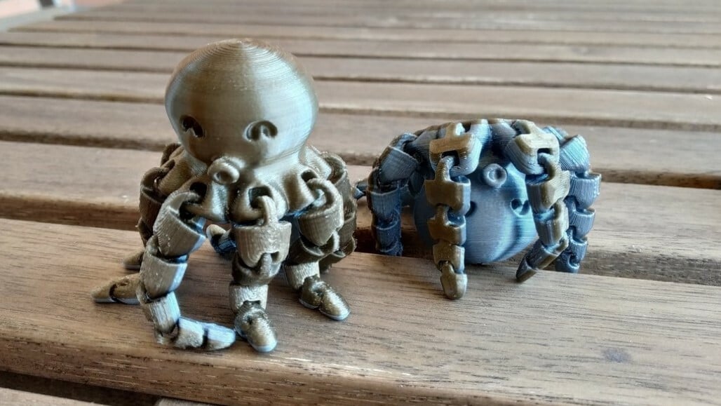 A cute octopus to print, keep, and fidget with