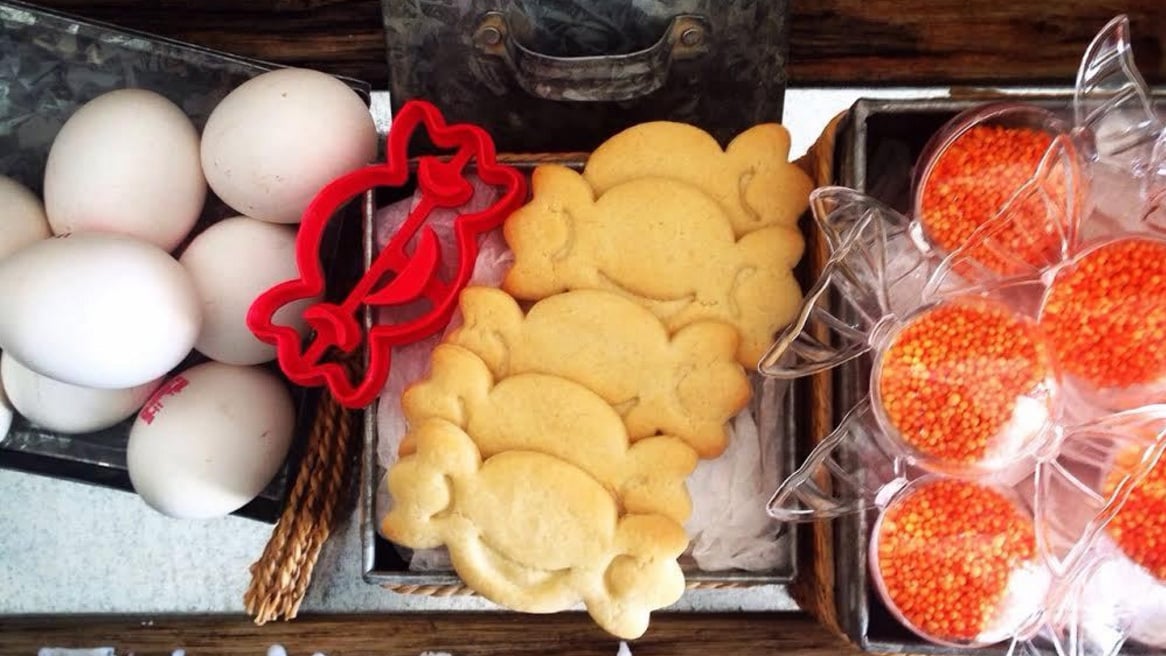 This candy and cookie combination will be a hit with trick-or-treaters