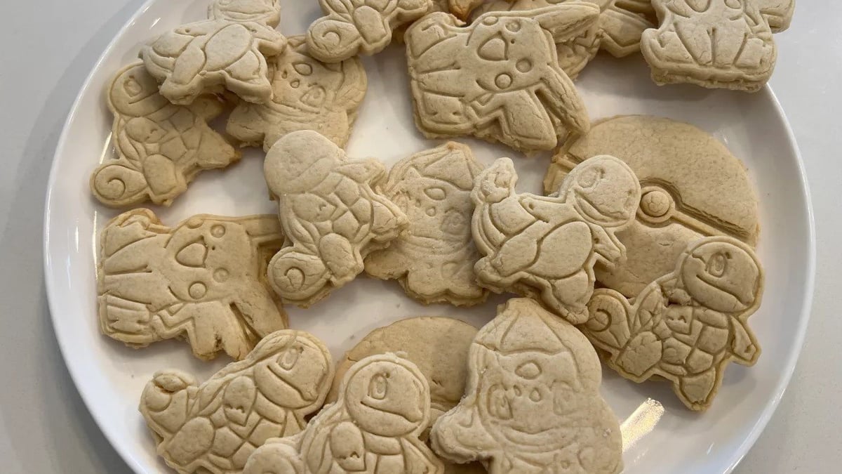 Image of: 1. Pokémon Cookie Cutters