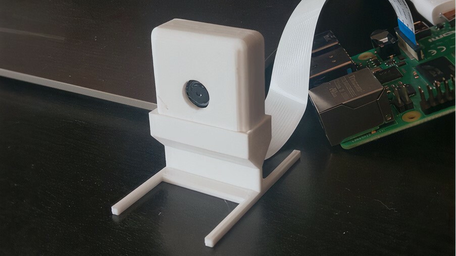 A stand for your simple 3D printed camera case