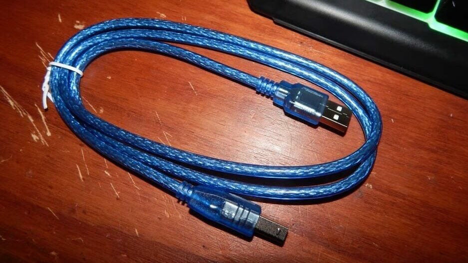 The USB tether cable for a 3D printer