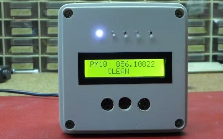 It's a DIY air quality monitor made with an Arduino Nano