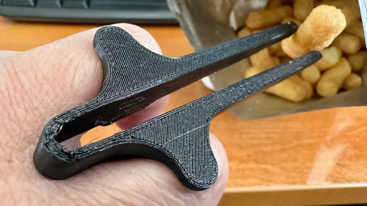 Image of Easy & Fun Things to 3D Print: Snacking Tongs