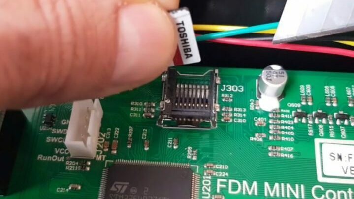 Removing the SD card from a Flashforge Finder