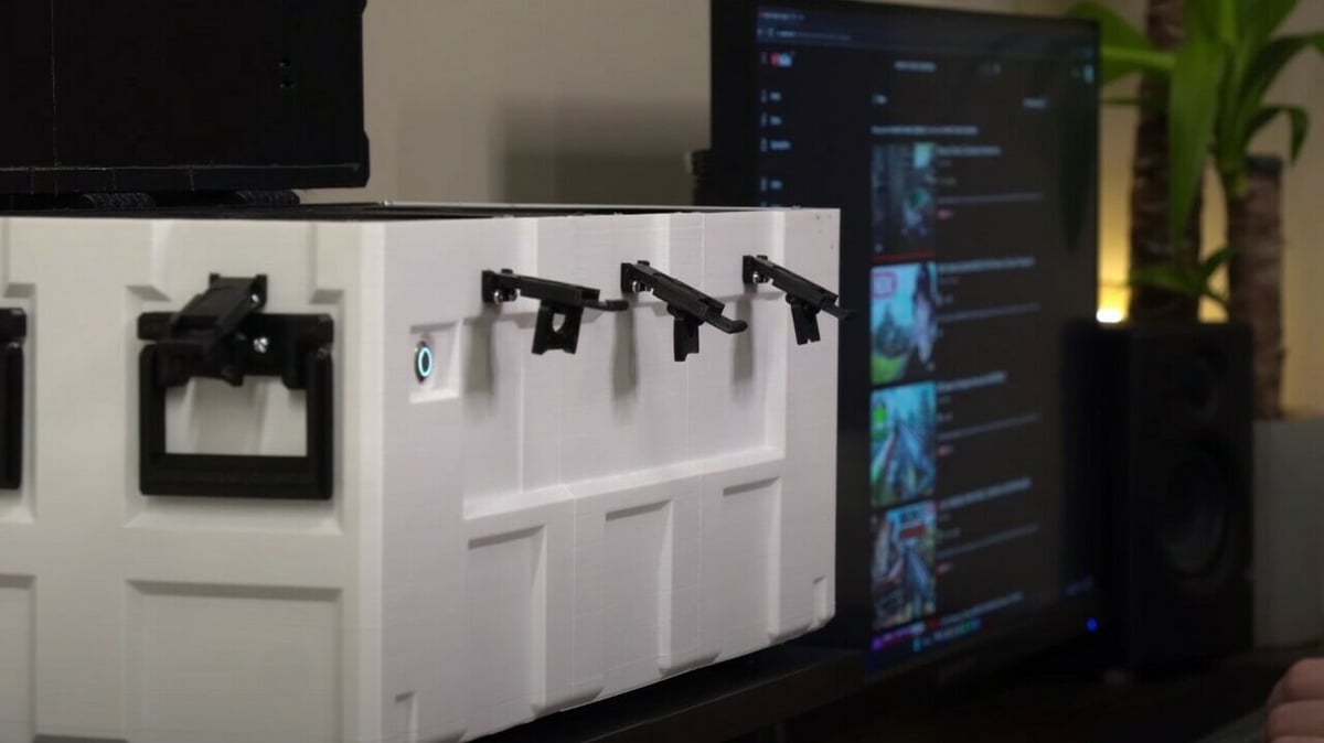 This Loot Box PC case features latches and handles to look like the real deal