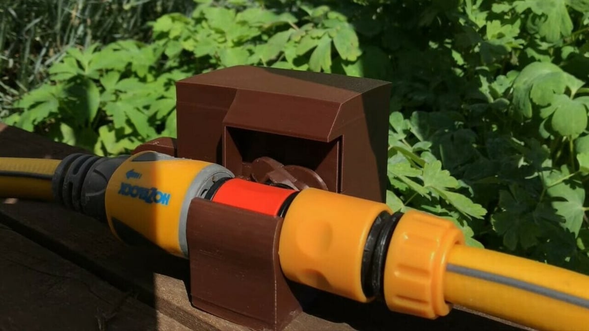 A low-cost project to make sure your green friends stay hydrated