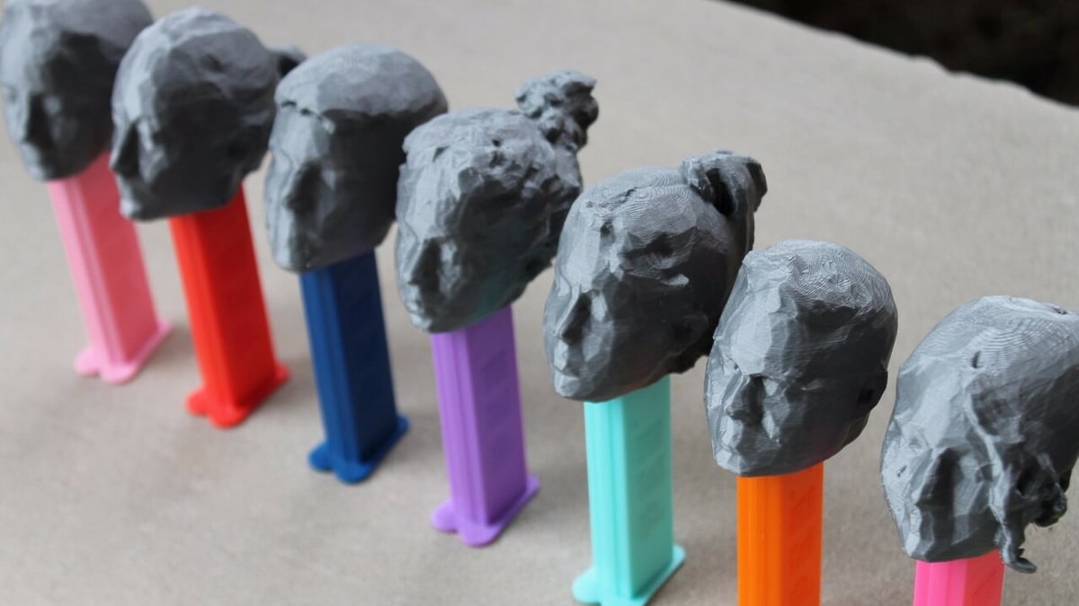 Personalized PEZ dispensers printed in FDM