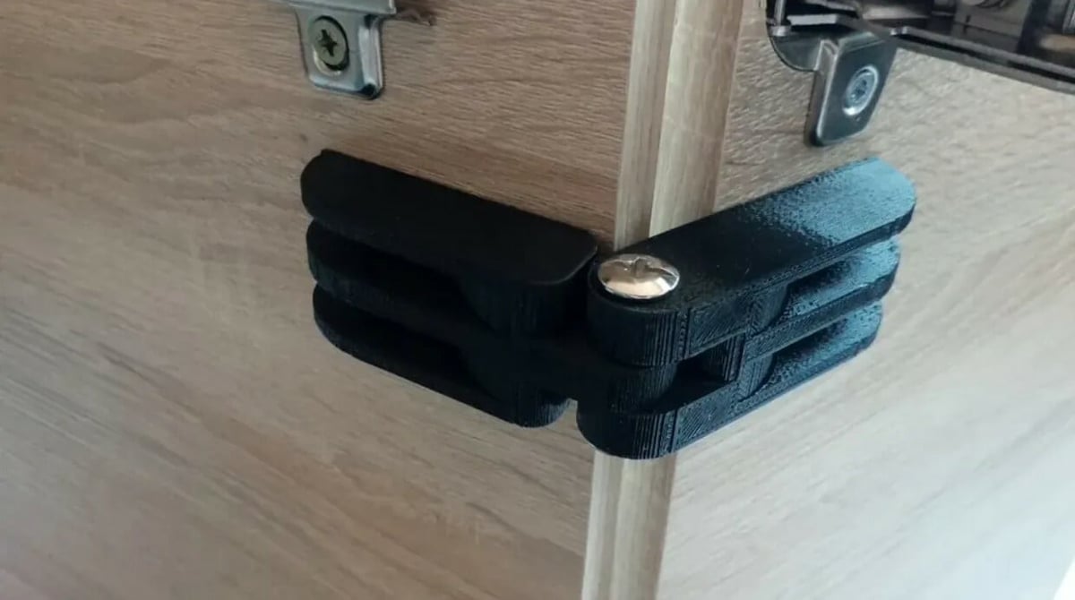 This compact hinge is a bolting brilliant design