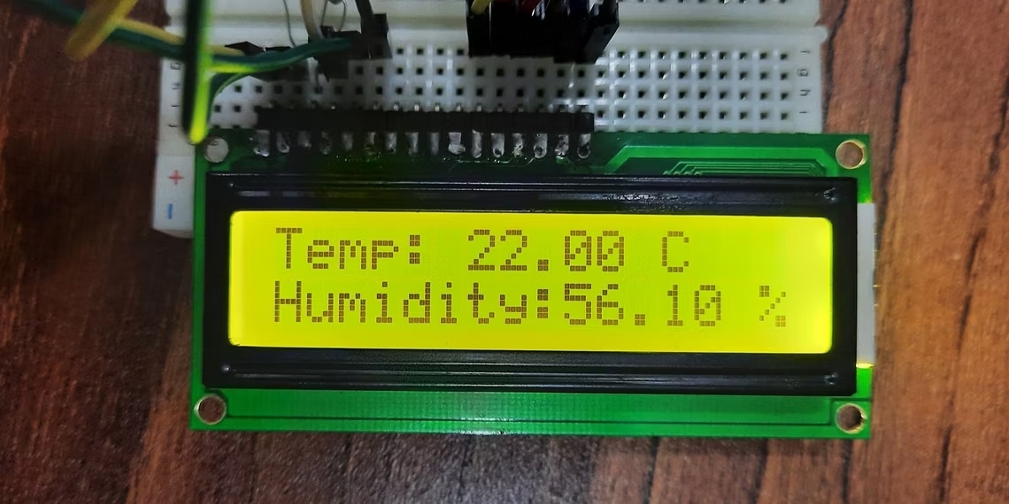 Measuring temperature and humidity with Arduino