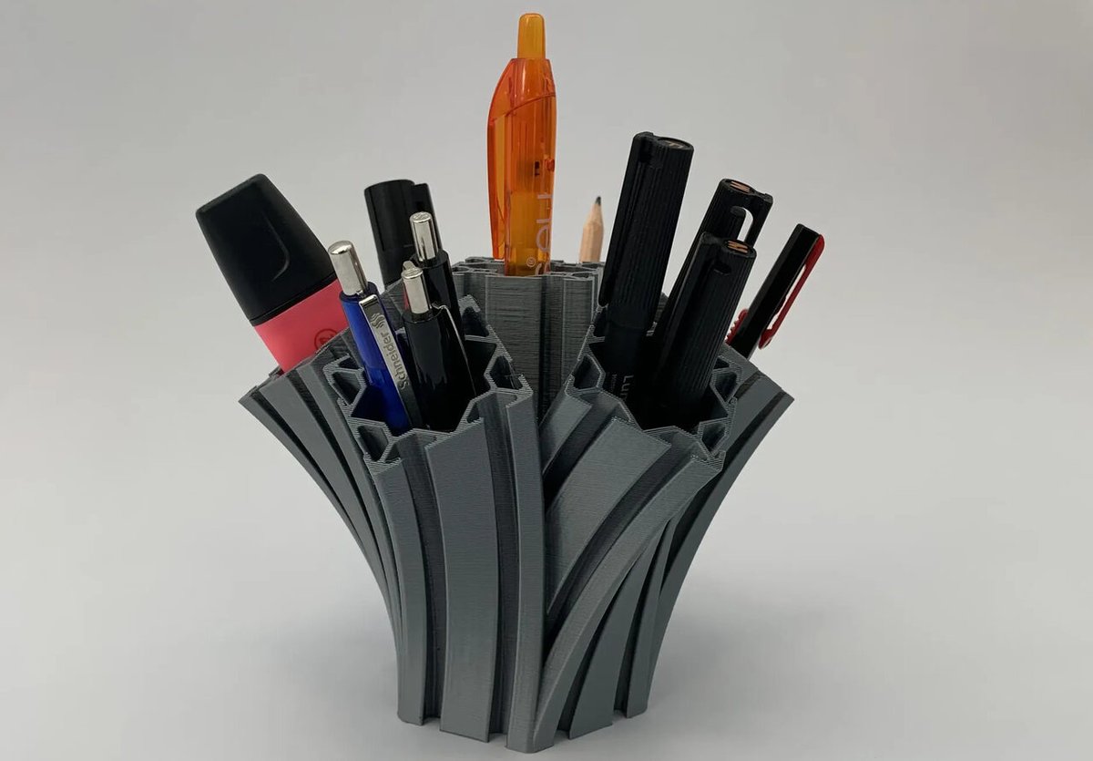 Creative Hollow Stars Pen Pencil Pot Holder Brush Storage Container Desk  Organizer Plastic Stationery Pen Holder Office Supplies