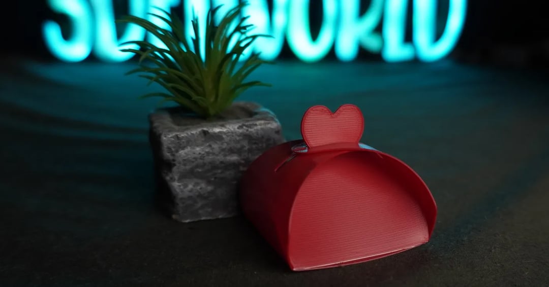 This is the perfect container for the heart ring!
