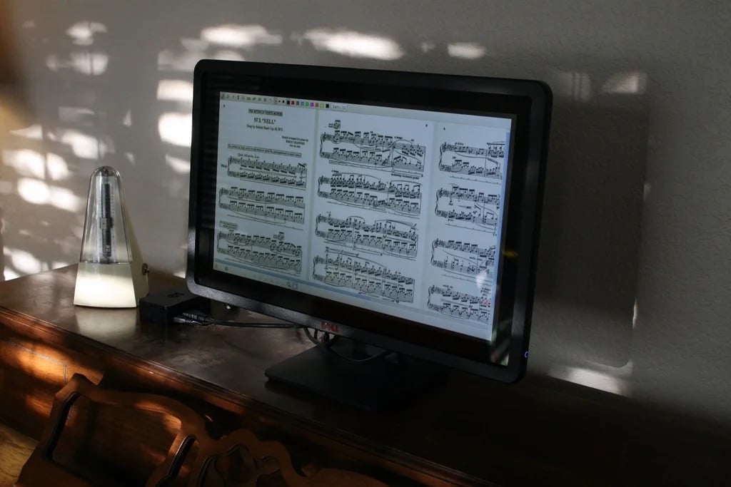 Image of Cool Raspberry Pi Projects: Digital Music Stand